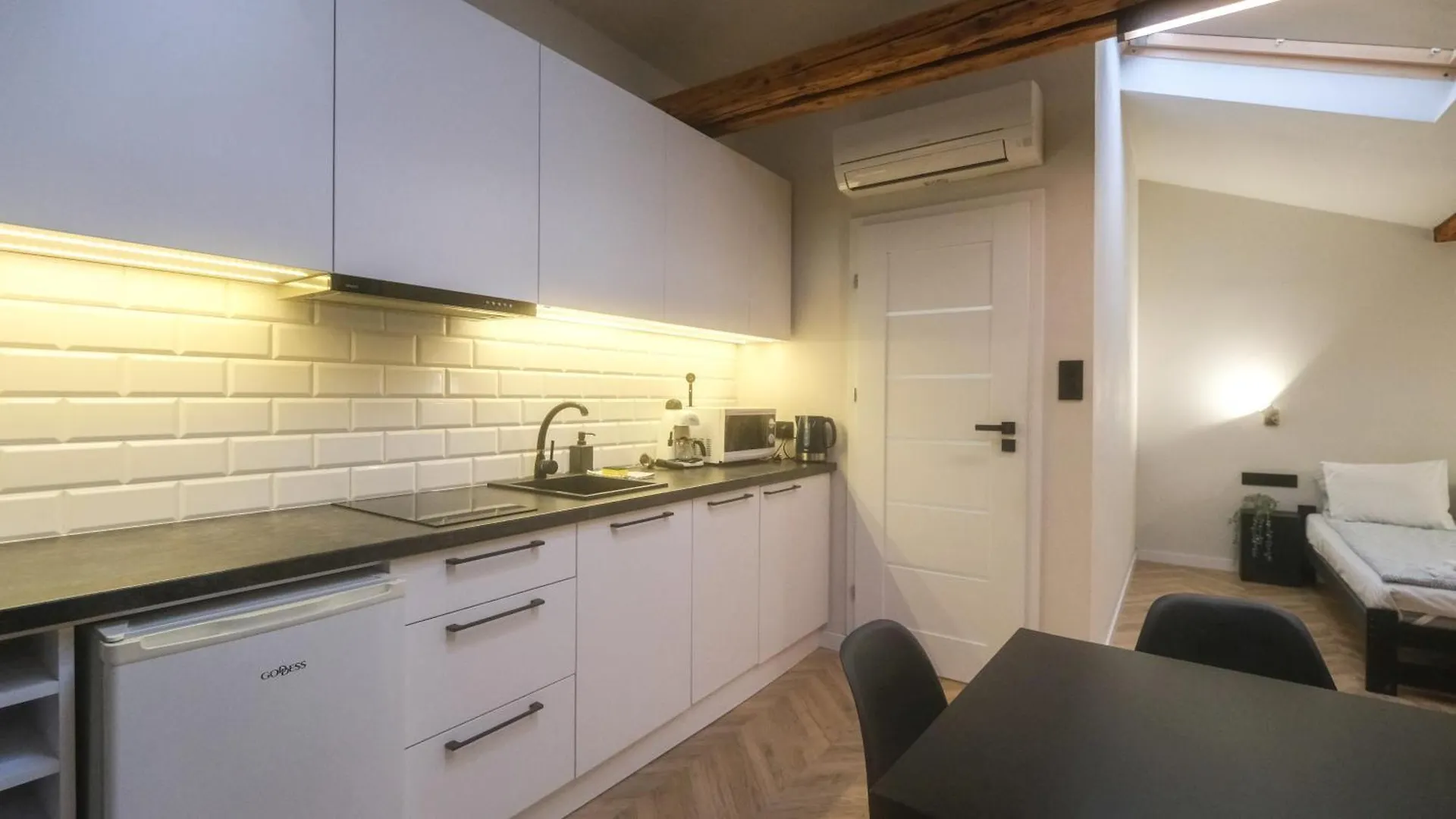 Skylight Suites Krakow Apartment