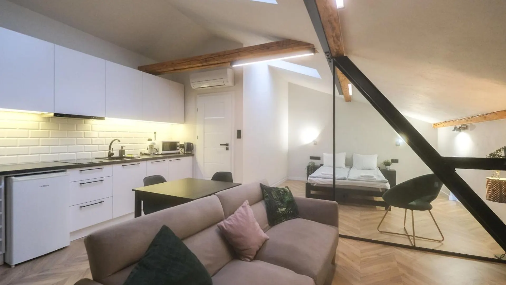 Skylight Suites Krakow Apartment